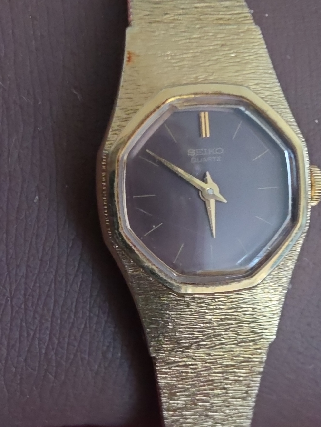 Vintage Seiko 2c206519 GoldTone Quartz Watch Featuring A Textured Octagonal